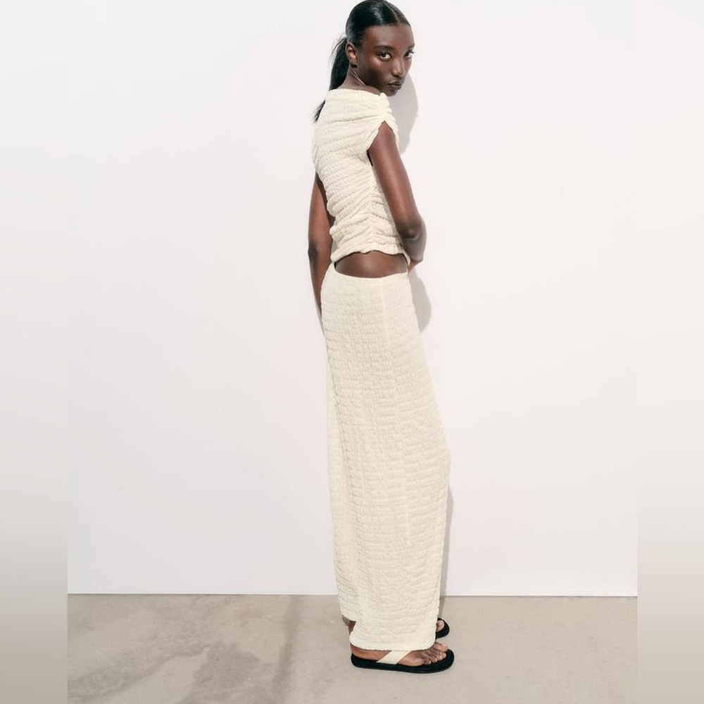 Zara Textured Pants & Asymmetric Top Set - Picture 2 of 8